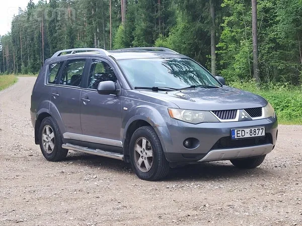 Mitsubishi Pārdodu uzticamu un ekonomisku Mitsubishi Outlande