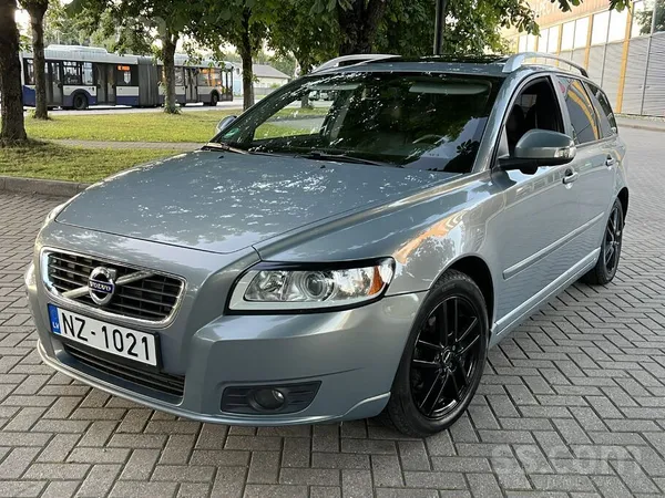 Volvo Laba komplektacija. Teicama stavokli. 5l/100km. ..