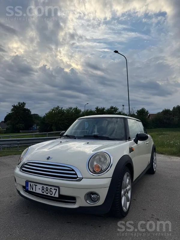MINI Pārdodam mūsu Mini, kas bija meitas pirmā mašīna. 