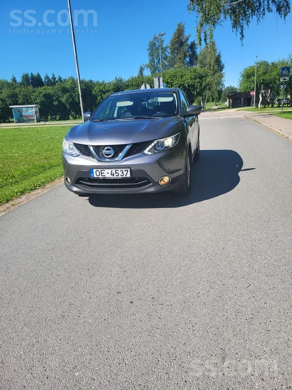 Nissan Steidzami pārdodu labi uzturētu un savlaicīgi serv
