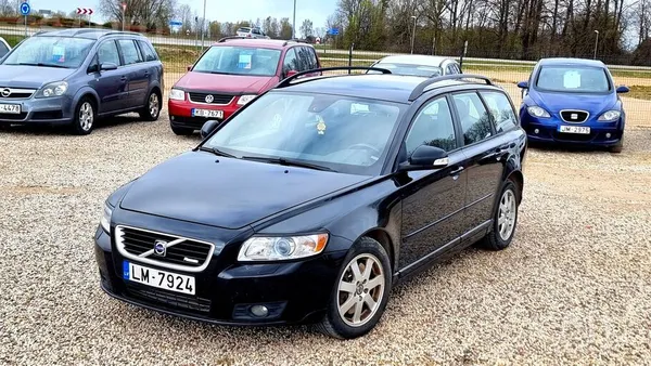Volvo 30.04.2027. tehniskā apskate, tehniski un vizuāli