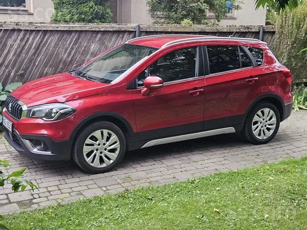 Suzuki Pārdod pilnpiedziņas Suzuki Sx4. Auto ir izturīgs,