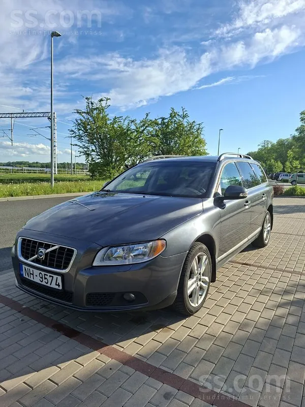 Volvo Pārdodas Volvo V70 2.4d. Auto labā stāvoklī. Nesen