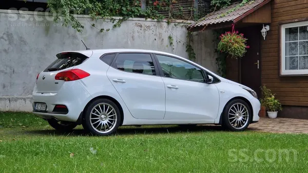 KIA Kia Ceed 2013 g. , 1.4 dīzelis. 