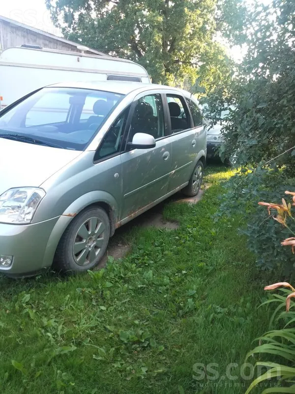 Opel Pārdod Opel Meriva.