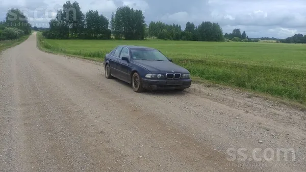 BMW Pārdodas e39 ar m52b20 motoru , bez dokomentiem de