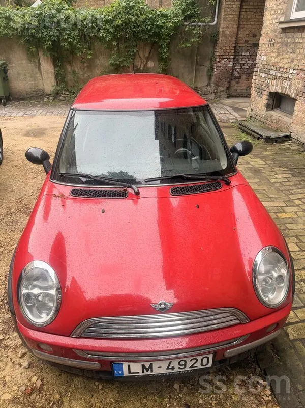 Klasisks Mini ar raksturu. Manuāla kārba, 85 kW (~116 Zs), 3-durvju hečbeks. Līdz 2013. gadam braukāja Vācijā, pēc tam Latvij ...