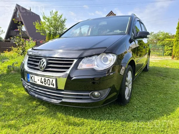 Volkswagen Продаю семейное авто VW Touran в прекрасном технич