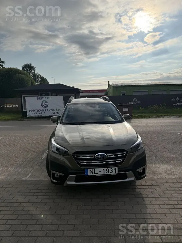 Subaru Pārdod Subaru Outback Limited ar Cvt 8 pārnesumu a