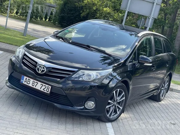 Toyota Pārdodu Toyota Avensis 2.0 dīzels 91 kw . Tikko ie
