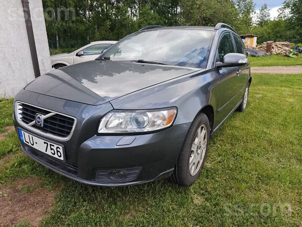 Продаю Volvo V50 2.4D 132Kw. Хорошее состояние, заварены задние арки и порог