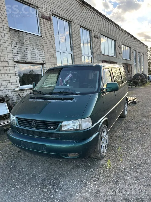 Volkswagen Pārdodu VW Multivan T4 ar 2.5 Tdi dīzeļmotoru. Aut