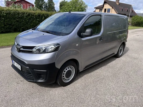 Toyota Uzņēmums tirgo Toyota Proace 1.5d ar oriģinālu nob