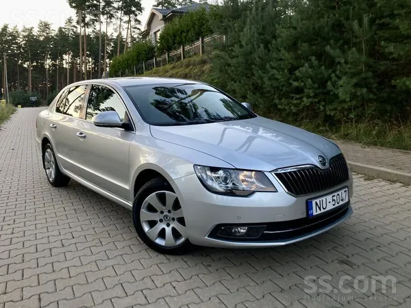 Skoda Pārdošanā mašīna ideālā tehniskā un vizuālā stāvok