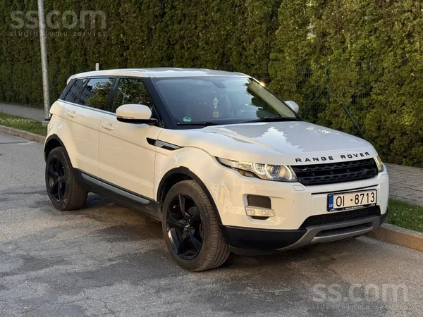 Land-rover No Vācijas pus gadu atpakaļ atdzīts auto. Auto ar 