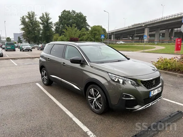 Peugeot Pārdodu savu ģimenes auto Peugeot 5008 ar 1.6 litr