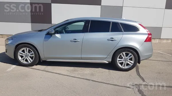 Volvo V60 Drive kopts automobilis ar bagātīgu komplektāciju

Pārdod Volvo