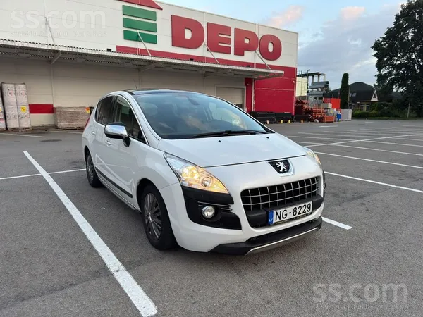 Peugeot Машинка не новенькая, но вполне себе еще побегает.
