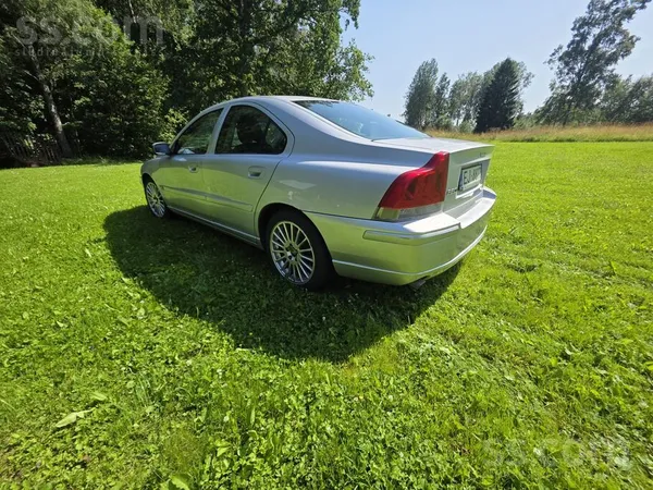 Volvo Pārdod Volvo S60, 2.4 benzīns, manuālā kārba. TA l
