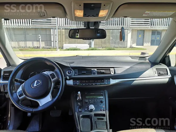 Lexus Pārdod sakara ar jauna auto iegādi. Pirkts Latvijā