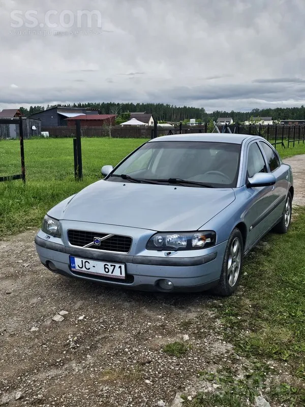 Volvo Pārdodu par cik ir otrs auto.
