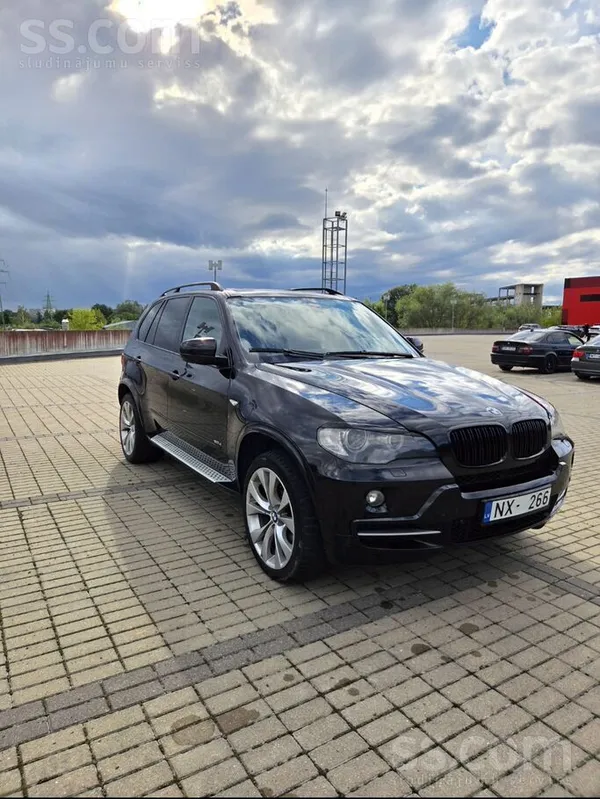 BMW Pārdodu BMW X5 E70, 2007. gada izlaidums. Auto ir