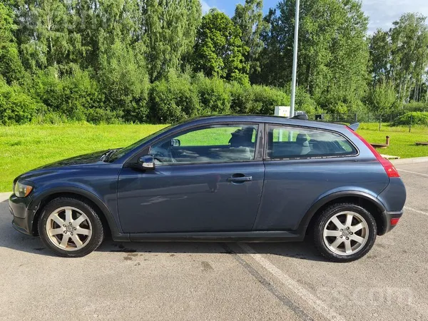 Volvo Pārdodu Volvo C30 ir nelieli skrāpējumi. Jaudīgs 2