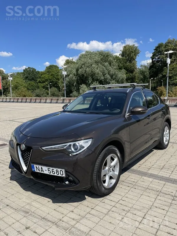 Alfa-Romeo Alfa Romeo īpašs auto par ļoti labu cenu .Alfa Rom
