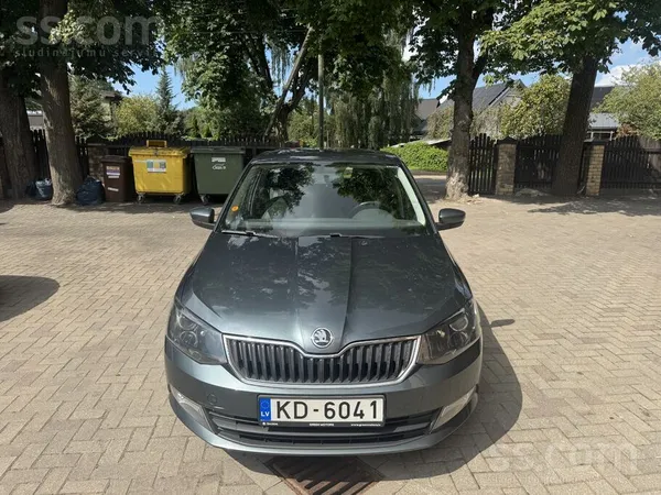 Skoda Automašīna ir uzņēmuma īpašumā un regulāri apkopta