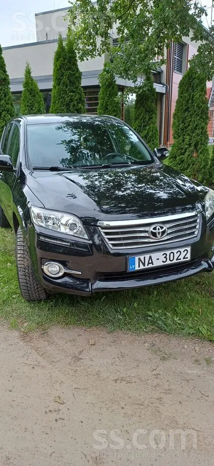Pārdodas mašīna sakarā ar jaunāka auto modeļa iegādi. Visi jautājumi pa tele