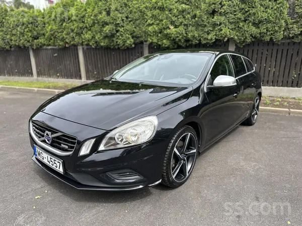 Volvo R-Design. Volvo V60 1.6 D2 84.kw/114.zs. Black Sap