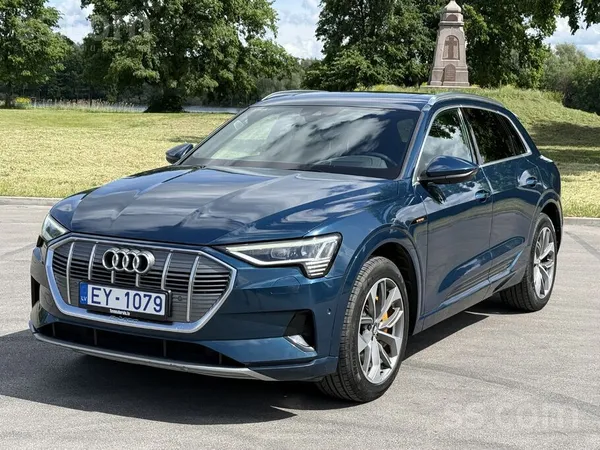 Audi E-tron 50. S-Line. Viens īpašnieks un visas apkopes pie dīlera. Noskrējiens 154tkm, 100% patiess. Auto teicamā stāvoklī. ...