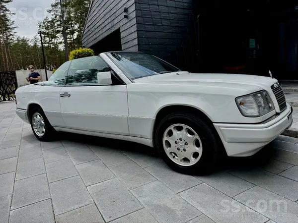 Mercedes Mercedes benz - A124 (e220 cabrio)