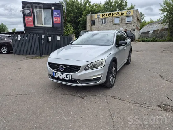 Volvo Volvo V60 Cross Country Awd 2.4l dīzelis. 140kw