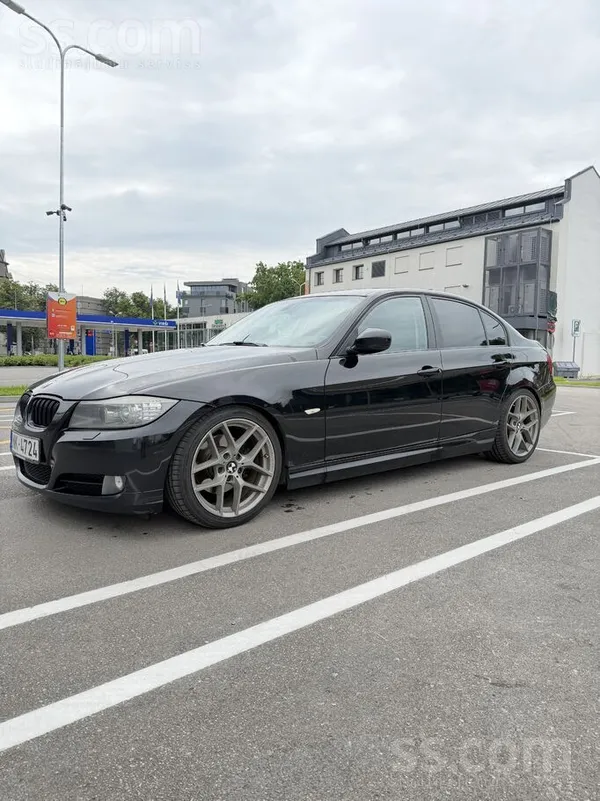 BMW Pārdodu BMW 320.