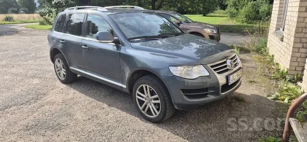 Volkswagen Pārdodās touregs ir pavec ir savi defekti vizuāli,