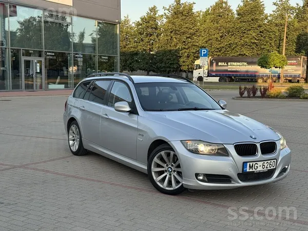 BMW 320