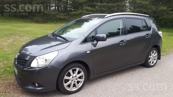 Toyota Septiņas vietas, laba stavokli. Nesen bija mainiti