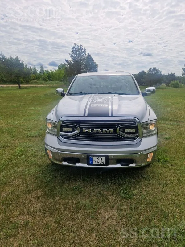 Dodge Viens braucējs, pierādāma kilometrāža, apkopes pēc