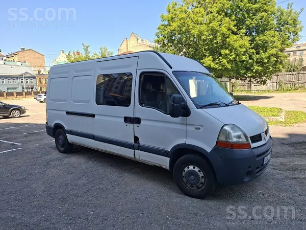 Renault Pārdodu labu busu atbilstoši cenai. Nesen mainīta 