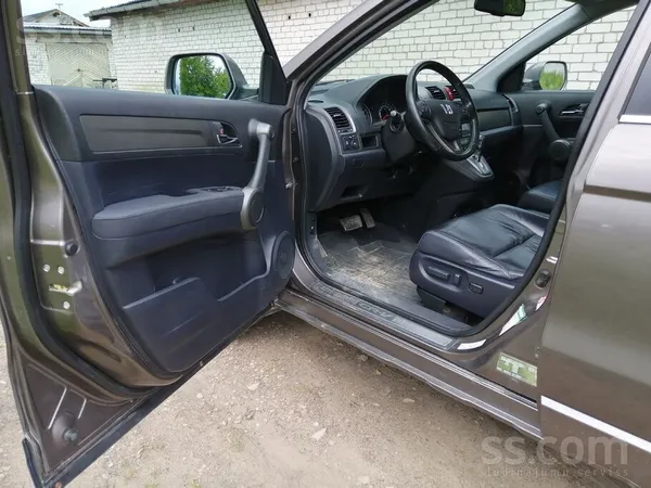 Honda Sakarā ar mazāka auto iegādi, pārdodu savu rūpīgi 