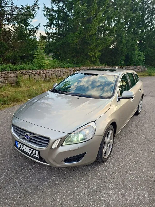 Volvo Pārdod Volvo V60 D3.
