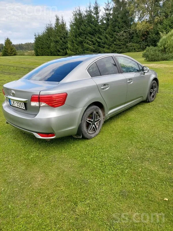 Toyota Pārdodu savu auto, uzticamu un ekonomisku 2013. ga