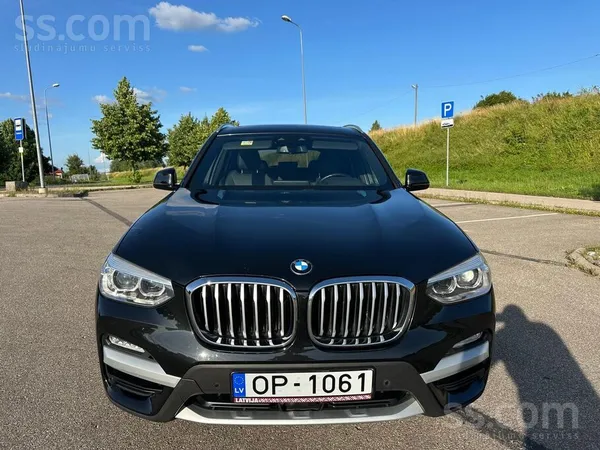 X-drive, head up display, aplisdamie sēdekli, panorāmas lūka, key less go, u