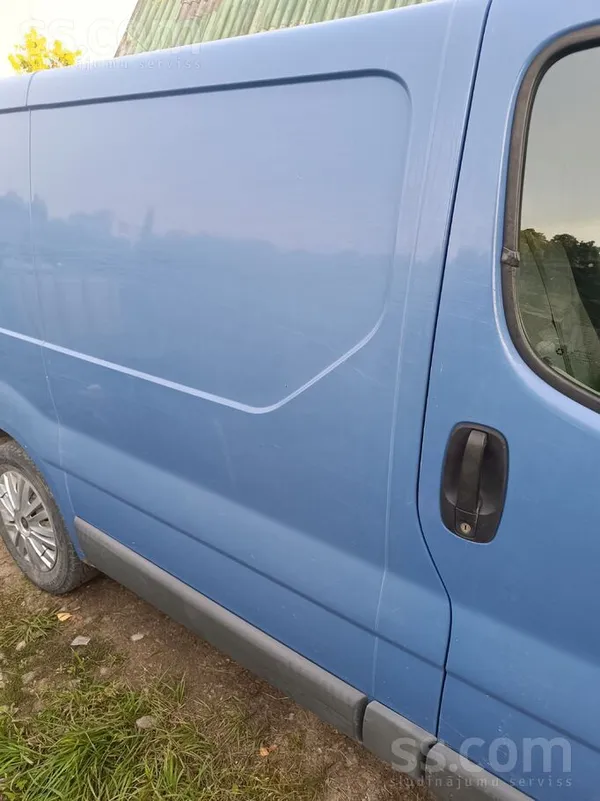 Renault Pārdodu Renault Trafic 1.9 dCi, 2005. gads. 