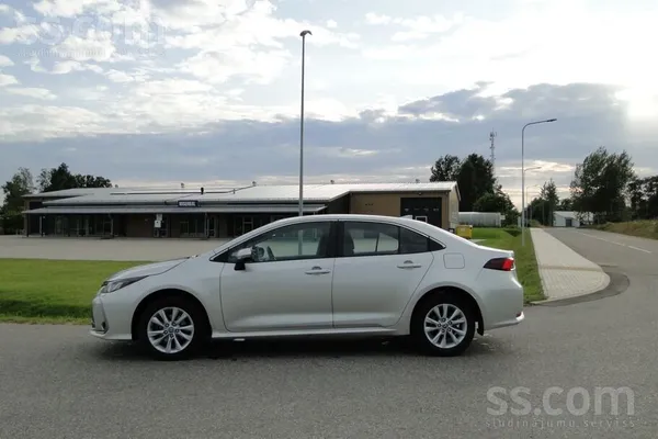 Toyota Toyota Corolla sedans 1.8 Hybrid (140 hp) E-Cvt Ac