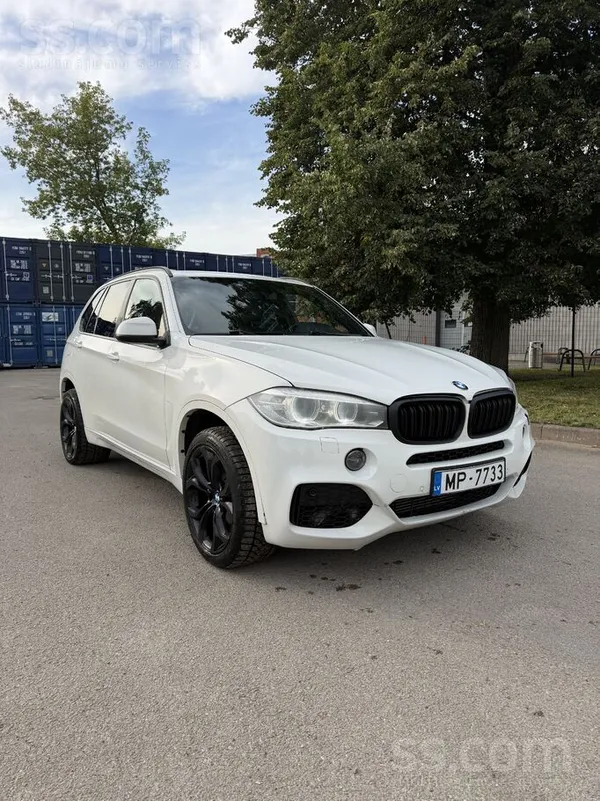 BMW Pārdodas labs uzticams , auto f15 190kw ieguldījum
