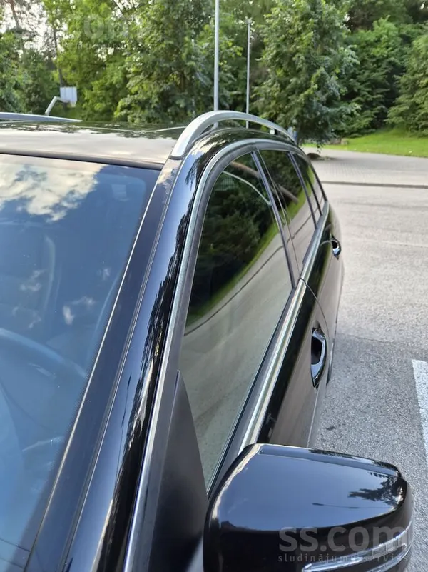 Mercedes Tiek pārdots Mersedess. 