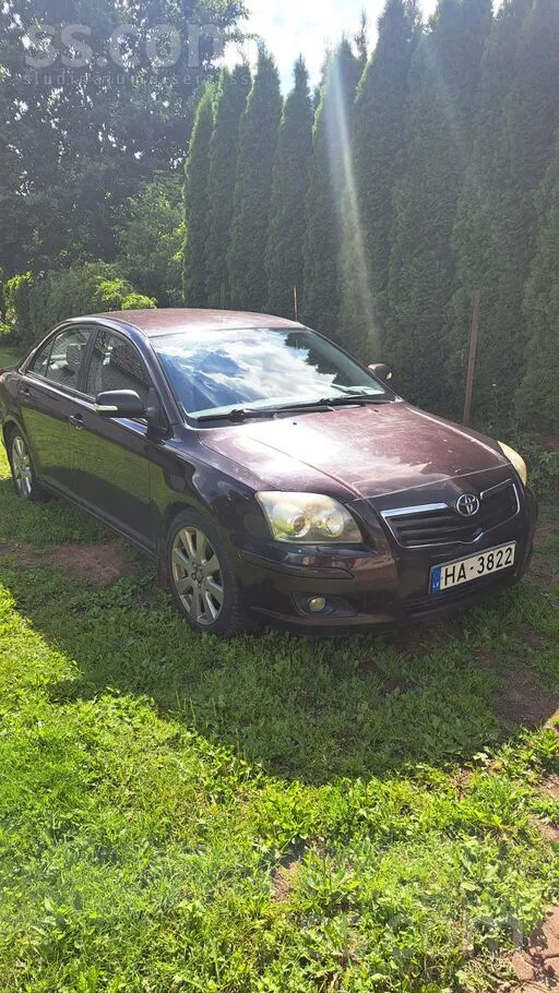 Toyota Ceļa nodoklis par šo gadu ir nomaksāts. Ir daži vi