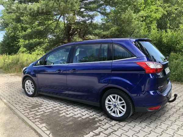 Ford Pārdodu labi koptu un uzticamu Ford Grand C-Max ar